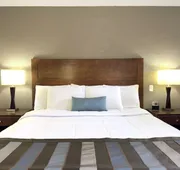 Super 8 by Wyndham Greensburg hotel detail image 5