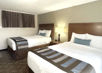 Super 8 by Wyndham Greensburg hotel thumbnail 7