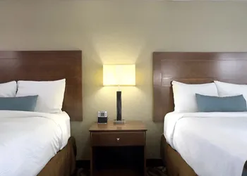 Super 8 by Wyndham Greensburg hotel thumbnail 8