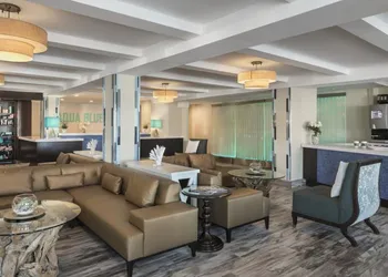 Aqua Blue Hotel hotel thumbnail 4