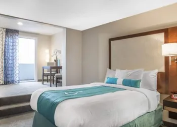 Aqua Blue Hotel hotel thumbnail 7