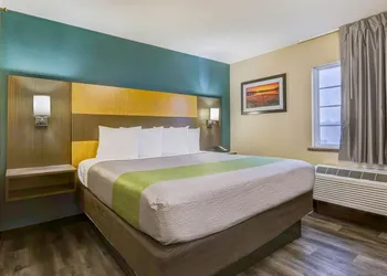 Studio 6 Lenexa, KS - Overland Park hotel thumbnail 3