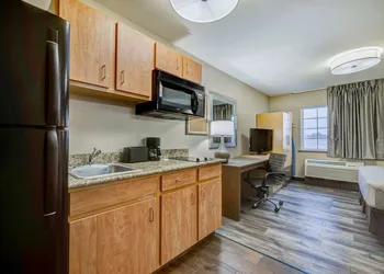 Studio 6 Lenexa, KS - Overland Park hotel thumbnail 4