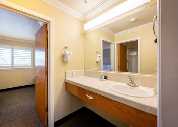 Cayucos Beach Inn hotel thumbnail 8