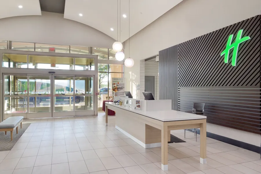 Holiday Inn Hotel & Suites PHOENIX AIRPORT by IHG hotel detail image 2