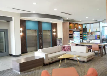 Holiday Inn Hotel & Suites PHOENIX AIRPORT by IHG hotel thumbnail 5