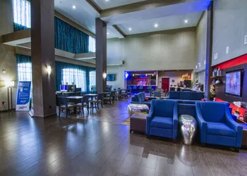 Comfort Suites Waco North - Near University Area hotel thumbnail 6