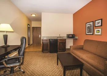 La Quinta Inn & Suites by Wyndham Ely hotel thumbnail 6