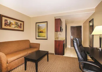 La Quinta Inn & Suites by Wyndham Ely hotel thumbnail 7