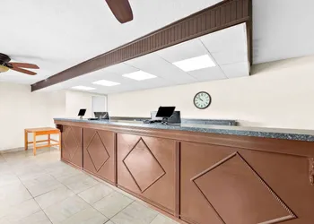 Clarion Inn & Suites near the Leconte Center Pigeon Forge hotel thumbnail 2