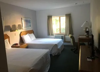 Manistee Inn & Marina hotel thumbnail 2