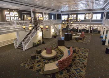 Cedar Point's Hotel Breakers hotel thumbnail 3