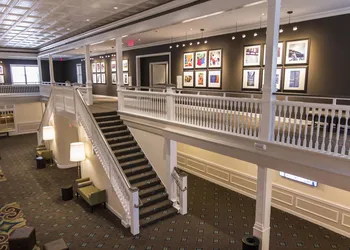 Cedar Point's Hotel Breakers hotel thumbnail 5