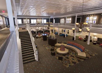 Cedar Point's Hotel Breakers hotel thumbnail 6