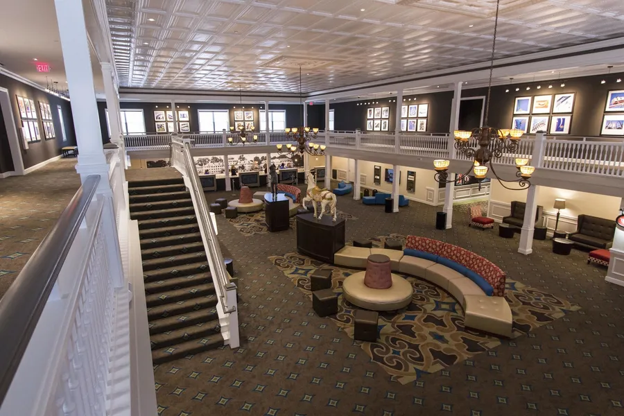 Cedar Point's Hotel Breakers hotel detail image 6