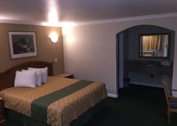 Walnut Inn & Suites West Covina hotel thumbnail 6