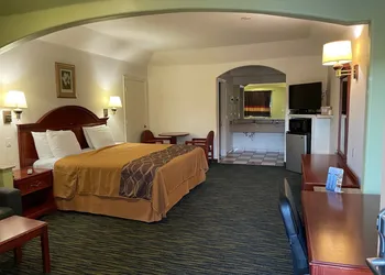 Executive Inn And Suites hotel thumbnail 2