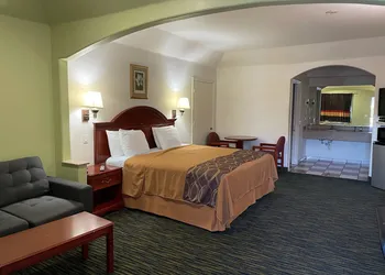 Executive Inn And Suites hotel thumbnail 3