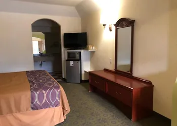 Executive Inn And Suites hotel thumbnail 7