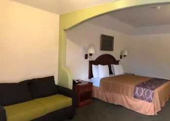 Executive Inn And Suites hotel thumbnail 8