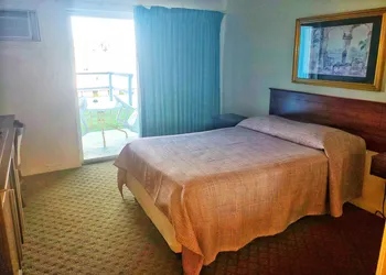 The Port Hotel & Marina hotel thumbnail 5
