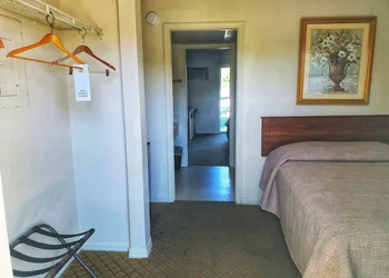 The Port Hotel & Marina hotel thumbnail 7