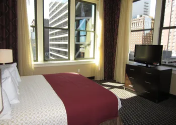 Embassy Suites by Hilton St. Louis Downtown hotel thumbnail 2