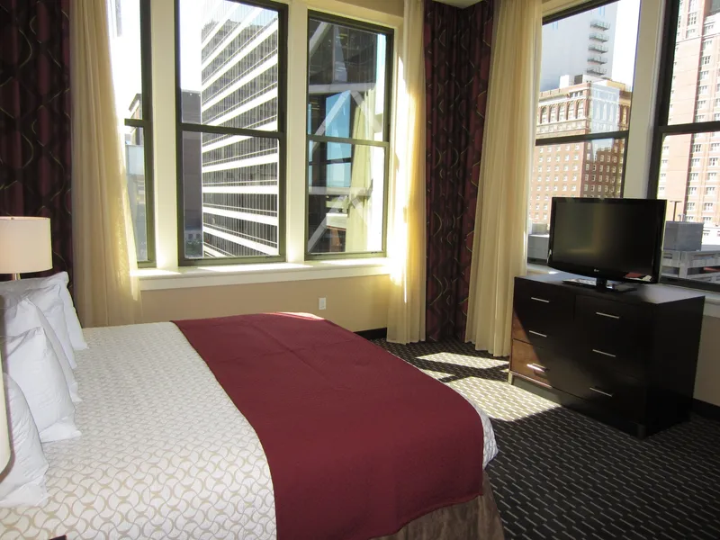 Embassy Suites by Hilton St. Louis Downtown hotel detail image 2