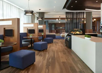 Courtyard by Marriott Calgary Airport hotel thumbnail 2