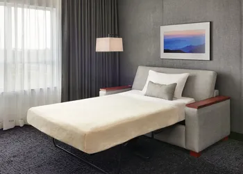 Courtyard by Marriott Calgary Airport hotel thumbnail 8
