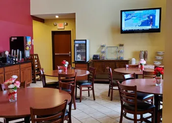 Edgewood Hotel & Suites hotel thumbnail 4