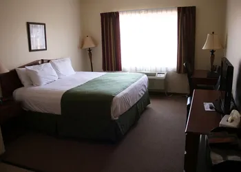 Edgewood Hotel & Suites hotel thumbnail 5