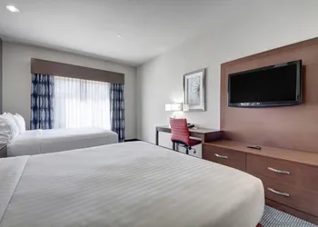 Holiday Inn Express & Suites Oklahoma City North by IHG hotel thumbnail 8