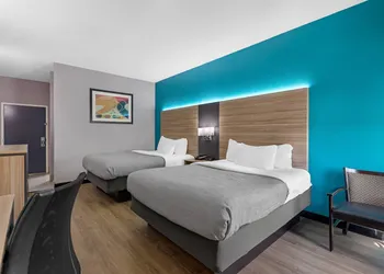 Quality Inn & Suites Edgefield hotel thumbnail 5