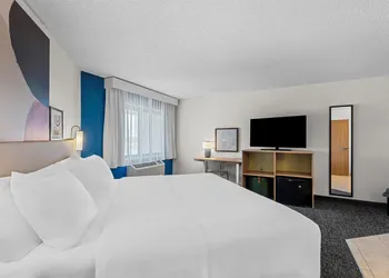Spark by Hilton Cedar Falls hotel thumbnail 5
