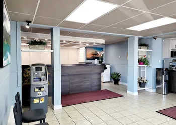 Canadian Motor Inn hotel thumbnail 3