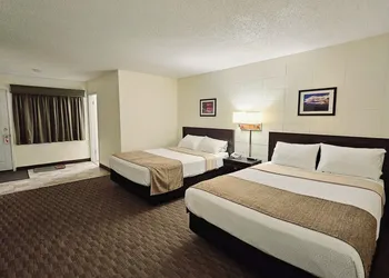 Canadian Motor Inn hotel thumbnail 8