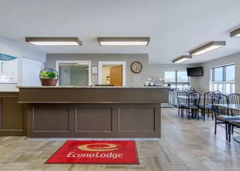 Econo Lodge hotel thumbnail 2