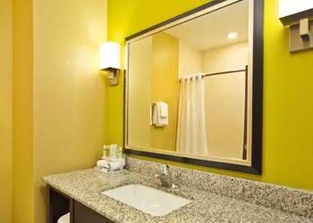 Holiday Inn Express Hastings by IHG hotel thumbnail 2