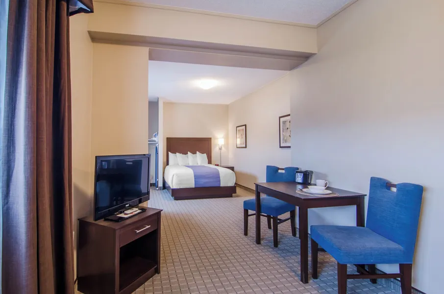 Kindersley All Suites Hotel hotel detail image 6