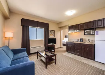 Kindersley All Suites Hotel hotel thumbnail 7