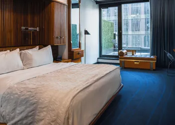 Le Meridien New York, Central Park by Marriott hotel thumbnail 6