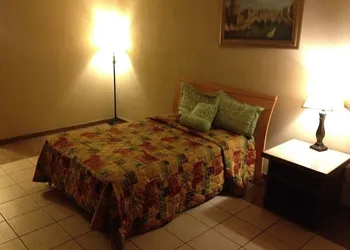 Su Casa Inn & Suites hotel thumbnail 2