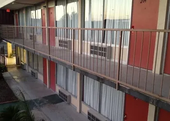 Su Casa Inn & Suites hotel thumbnail 8
