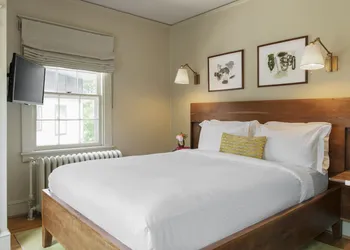 Oakhurst Inn at the University hotel thumbnail 8