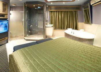 Le Chabrol Hotel & Suites hotel thumbnail 4