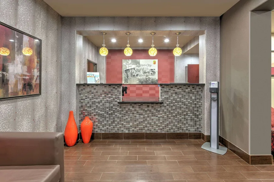Super 8 by Wyndham Karnes City hotel detail image 2