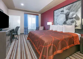 Super 8 by Wyndham Karnes City hotel thumbnail 8