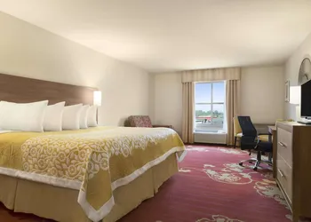Days Inn & Suites by Wyndham Belmont hotel thumbnail 4