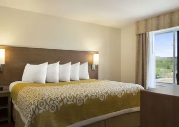 Days Inn & Suites by Wyndham Belmont hotel thumbnail 7